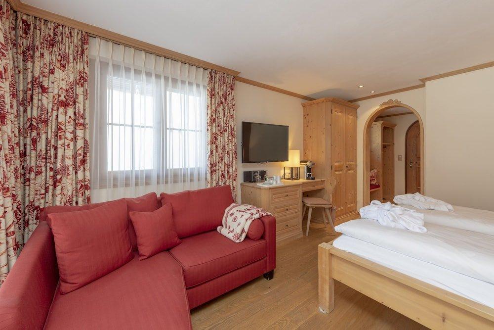 Hotel Alpina كلوسترز المظهر الخارجي الصورة
