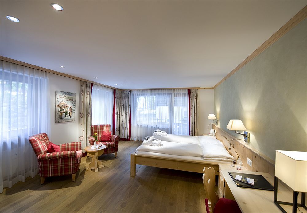 Hotel Alpina كلوسترز المظهر الخارجي الصورة