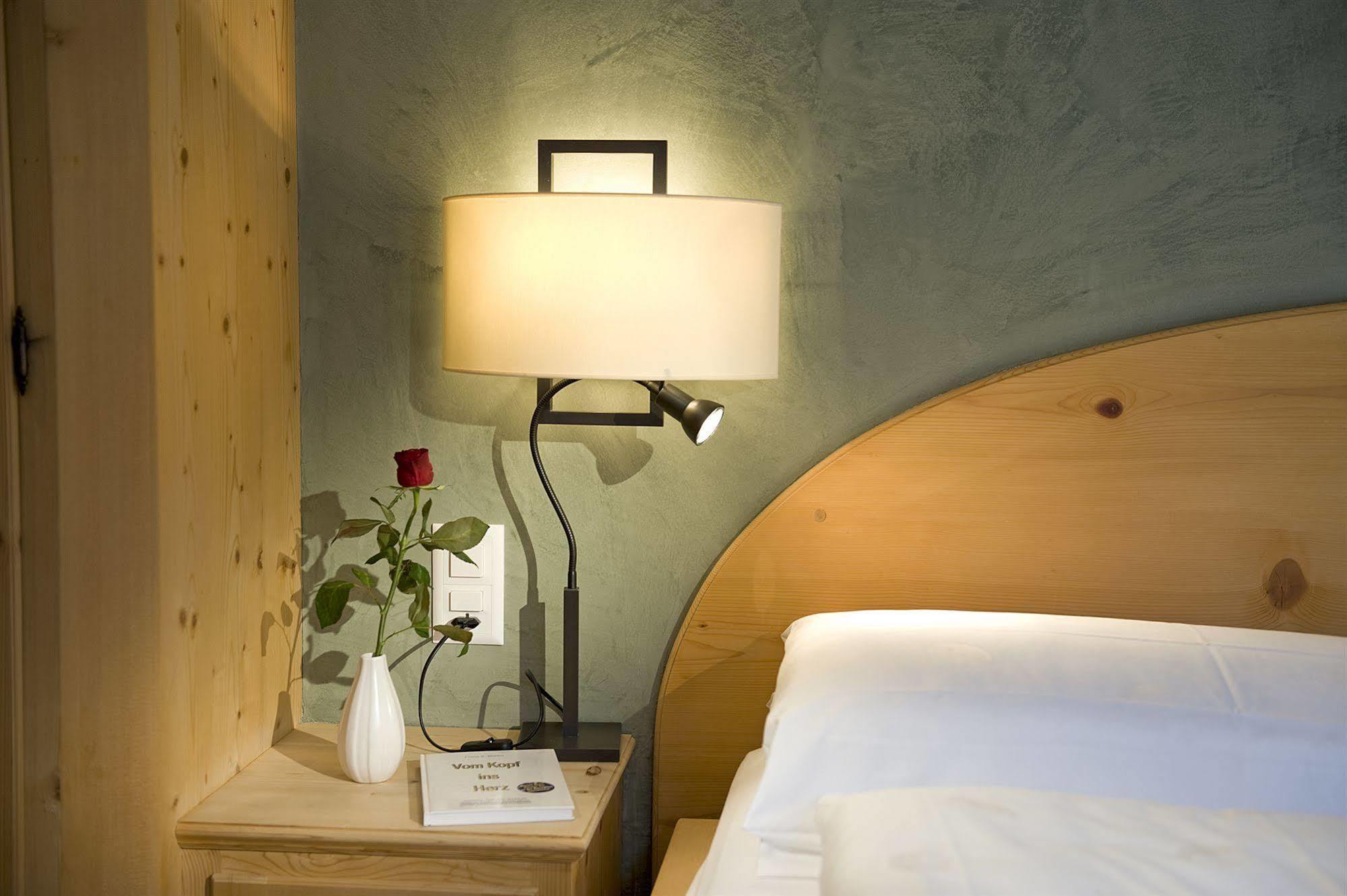 Hotel Alpina كلوسترز المظهر الخارجي الصورة