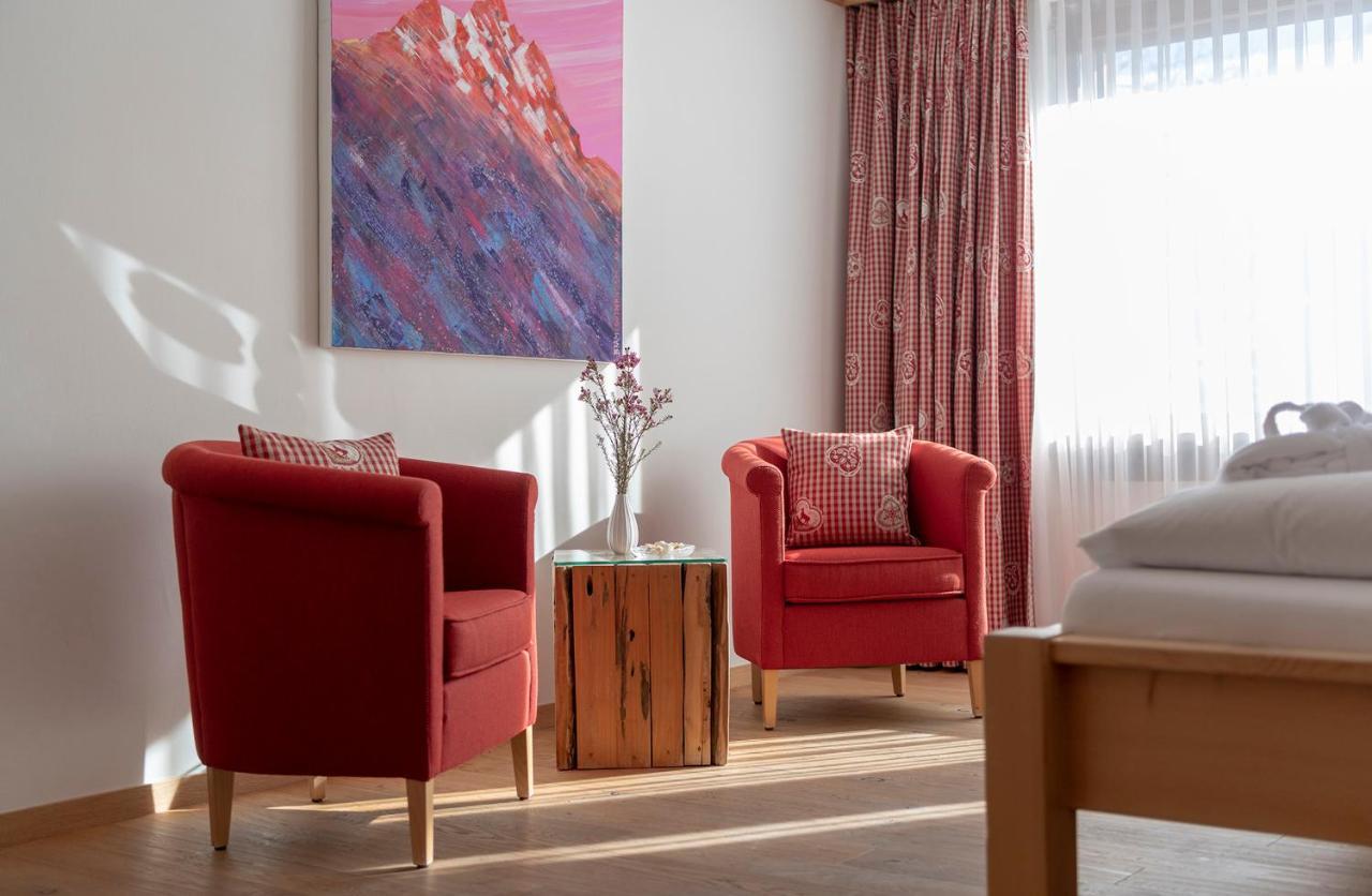 Hotel Alpina كلوسترز المظهر الخارجي الصورة